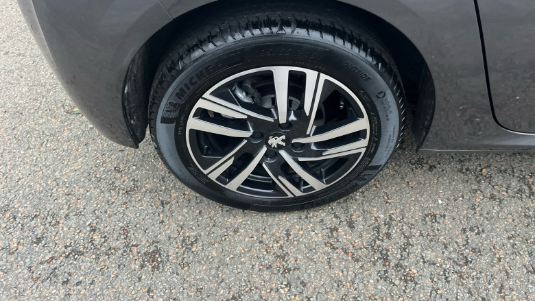 Peugeot 208 1.2 PureTech 100 Allure Premium + 5dr Petrol Hatchback